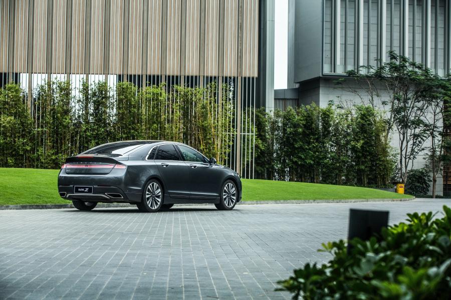  Lincoln MKZ H 2017 года  (CN) (фото 6 из 40)